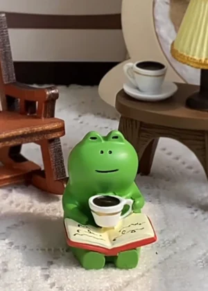 Office Resin Handicrafts Cute Christmas Decorations Funny Ornaments Rocking Chair Mini Frog Figurine Cartoon Home Decor Items